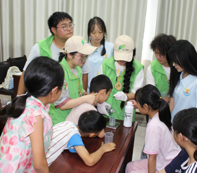 课后服务为载体丰厚课程供应让学生在多元体验中全面发展